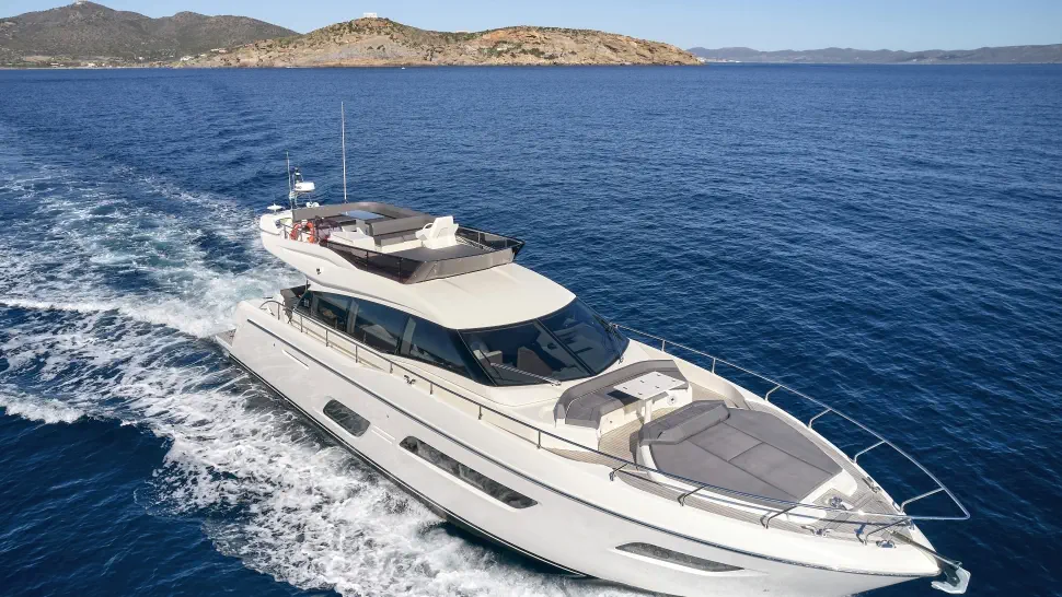 Ferretti 550 Flybridge exterior