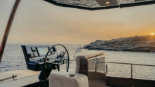 Moon Yacht 65 Fly