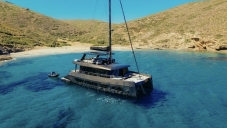 Moon Yacht 65 Fly
