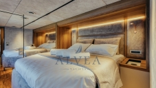 Moon Yacht 65 Fly